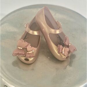 Mini Melissa Size 10 Little Girl